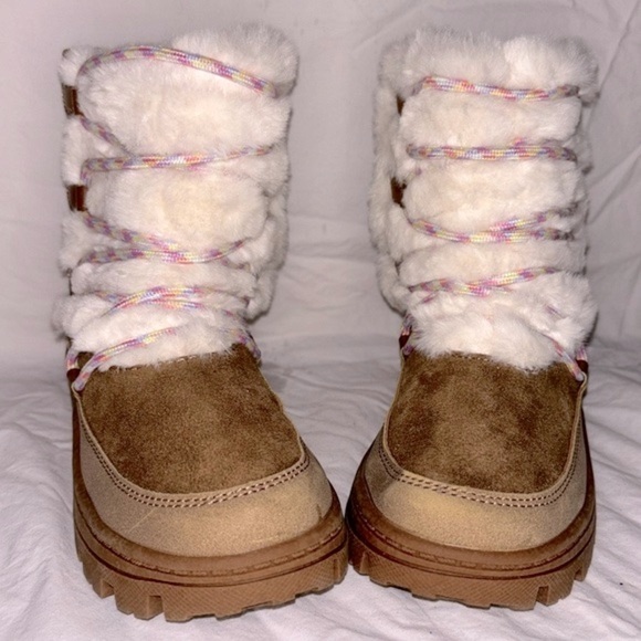 NWOT Carter’s Ariella Faux-Fur High-Traction Lug Sole Little Kids Winter Boots - Picture 5 of 16